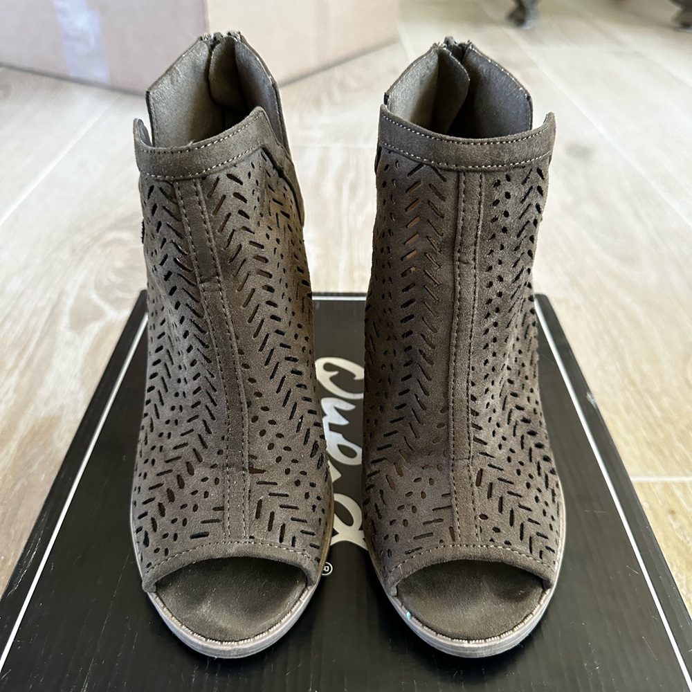 Qupid Open Toe Booties - Size 6.5